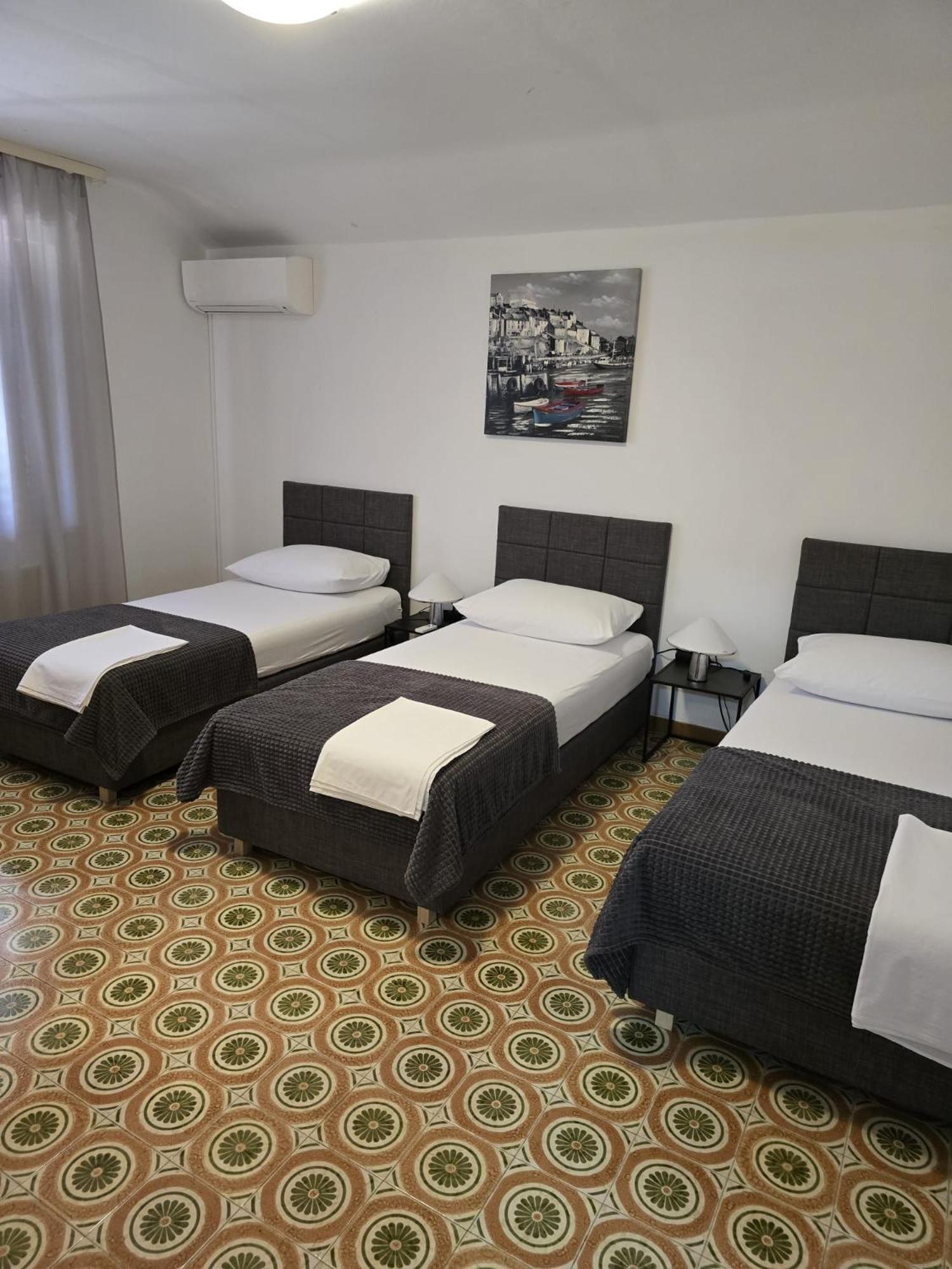 Apartment Dragica Porec Exterior photo